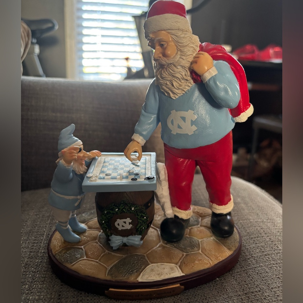 UNC Santa and Elf